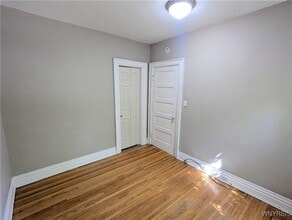 Building Photo - 76 St James Pl