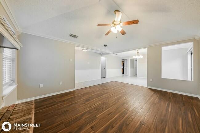 Foto del edificio - 2310 MARKLAND ST, IRVING, TX 75060