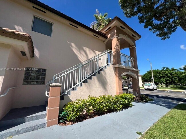 Foto del edificio - 2731 SE 12th Pl