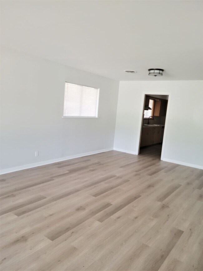 Building Photo - 3550 Lazy Ln