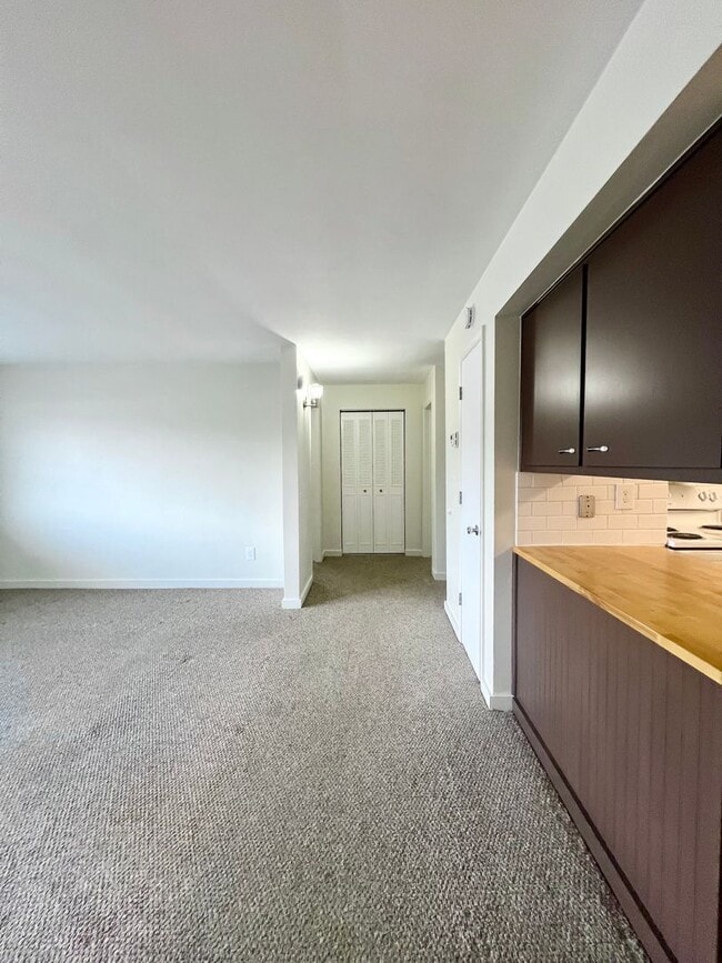 Building Photo - Two Bedroom Condo in Kalamazoo