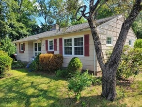 Building Photo - 96 Roosevelt Ave