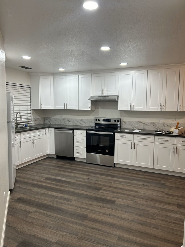 Cocina - 2100 Branding Iron Dr