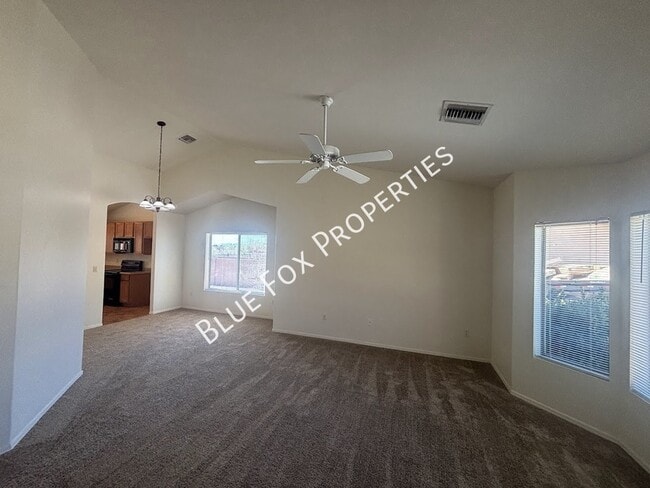 Building Photo - 270 E Shore Cliff Pl