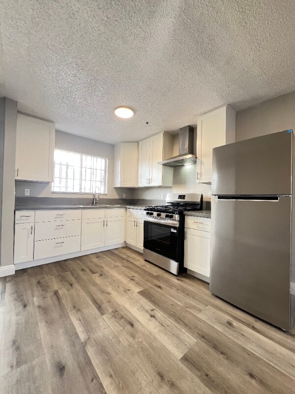 Foto principal - 8307 S Figueroa St
