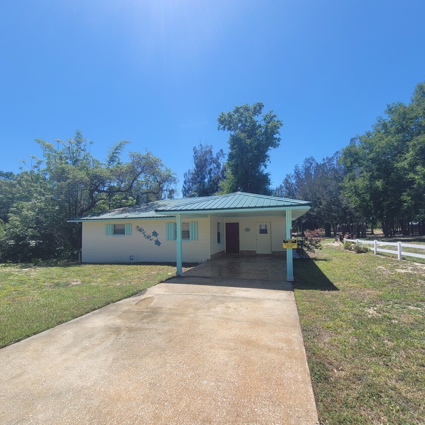 Primary Photo - 706 N Crooked Lake Dr