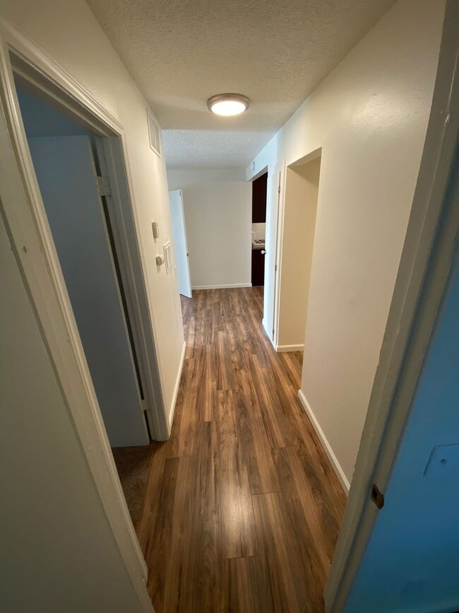 Building Photo - Remodeled 3 Bedroom 1 Bath Plus Single Car Garage