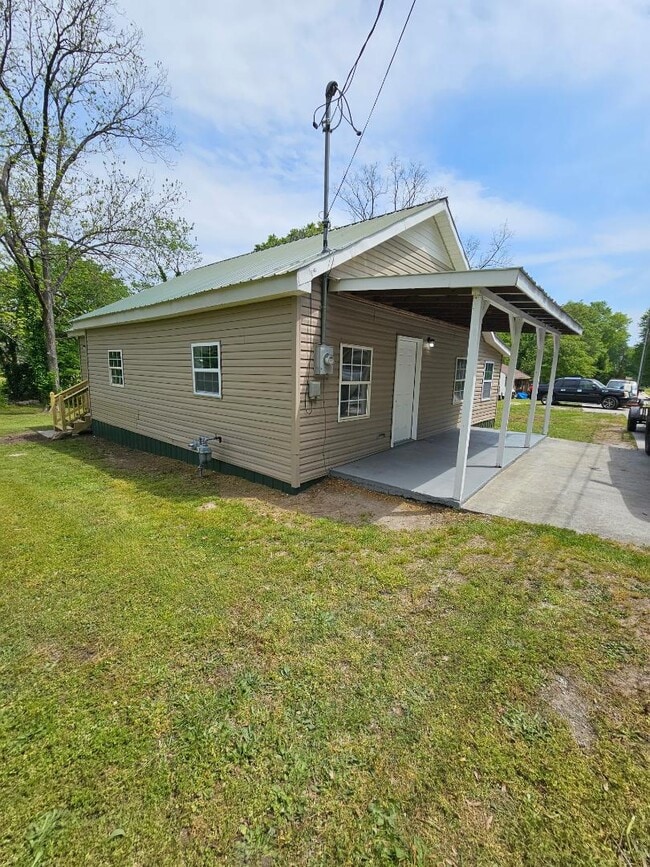 Building Photo - 182 Hughes St