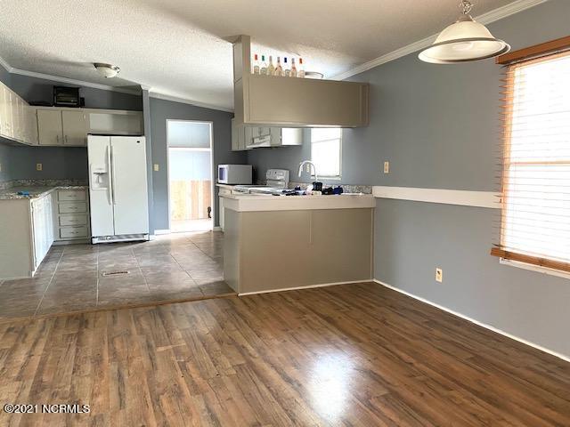 Building Photo - 146 Lake Haven Dr