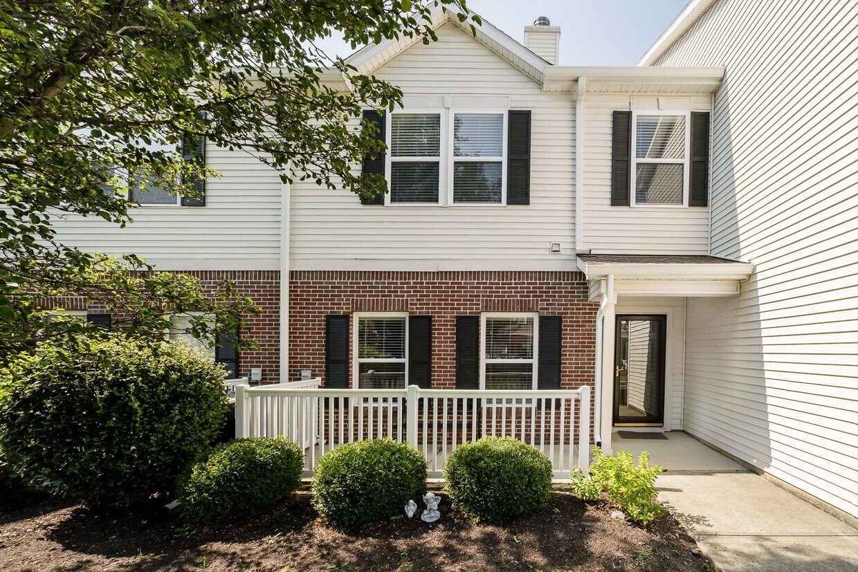 Primary Photo - 13289 Komatite Way