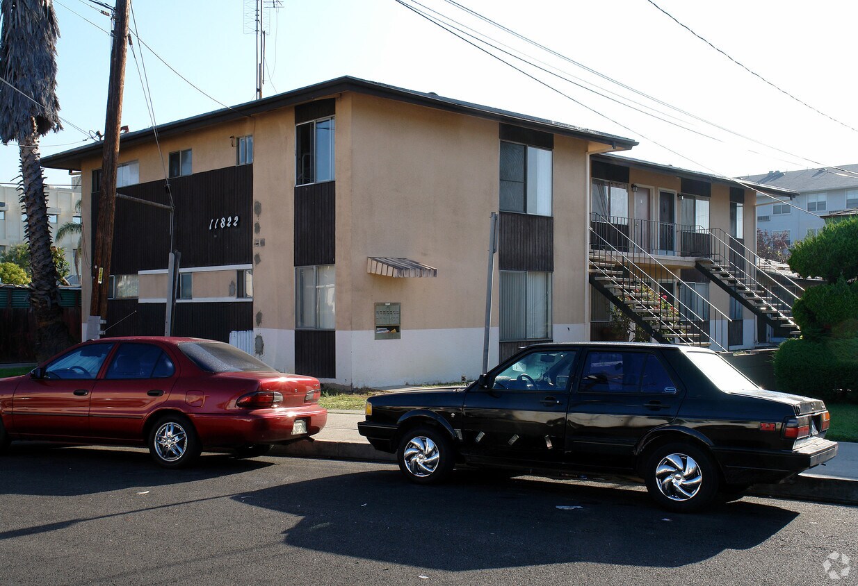Foto del edificio - 11822 Manor Dr