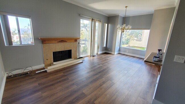 New floors throughout unit - 3550 Carter Dr