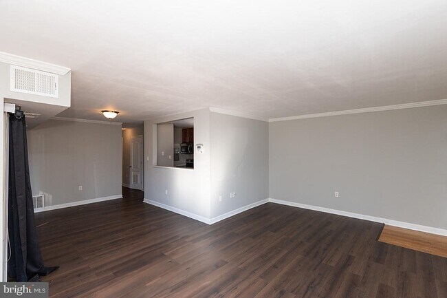 Building Photo - 6300 Hil-Mar Dr