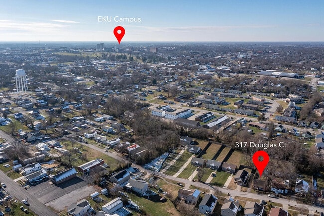 Building Photo - 317 Douglas Ct