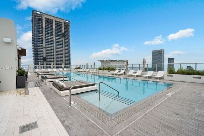 Building Photo - 1010 Brickell Ave