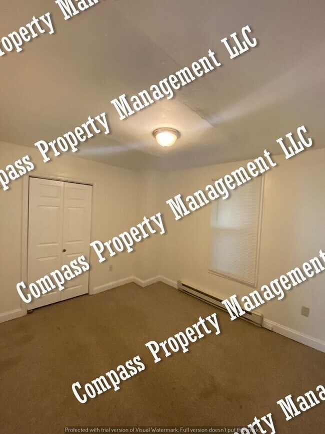 Building Photo - $1195 - 2 Bed, 1 Bath 1st Floor Apartment ...