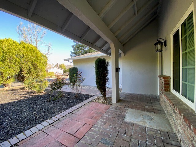 Building Photo - Beautiful 5 Bedroom - 3 Bathroom in Sacram...