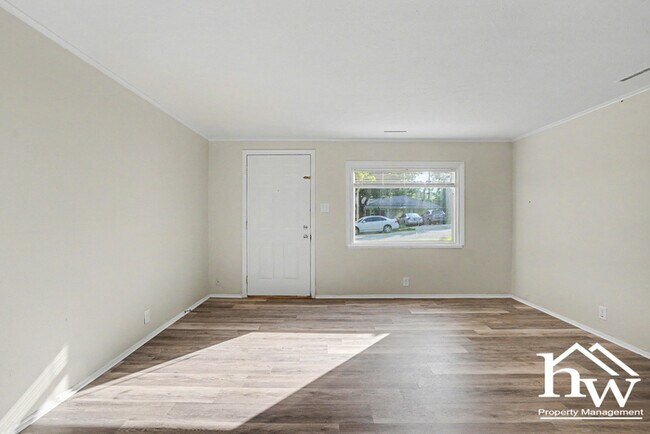 Foto del edificio - Charming 3-Bedroom Home Near Erskine Park