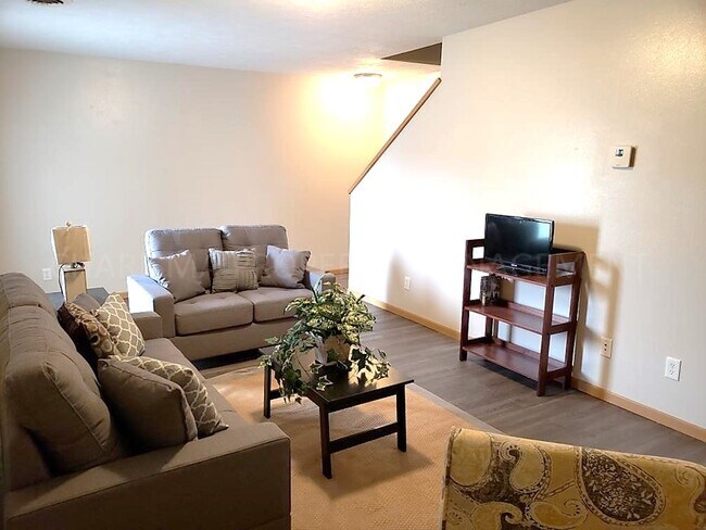 Foto del edificio - 300 Scott Pl