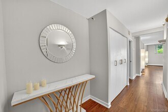Building Photo - 25 Rockledge Ave