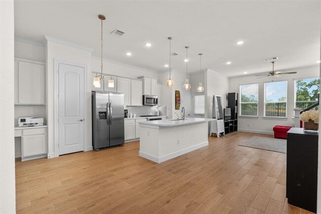 Building Photo - 3207 Cedar Dawn Ln