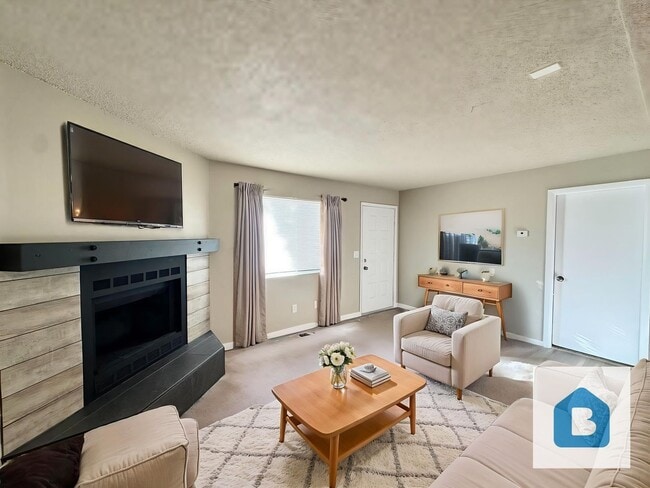 Building Photo - 1017 Bennett Ave