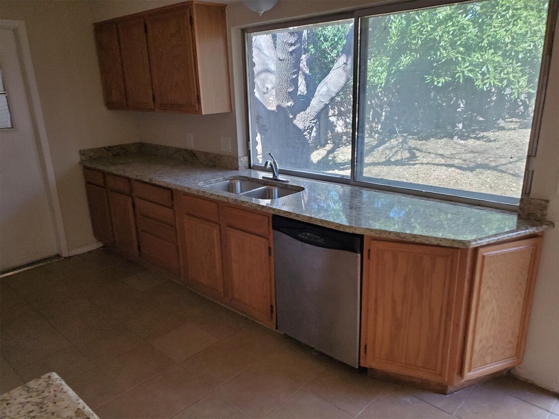 Photo - 1813 Cottonwood St (Arlington, TX)