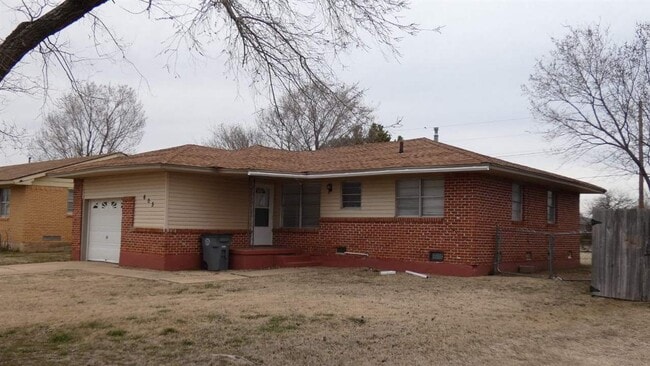 Building Photo - 605 SW 45th St