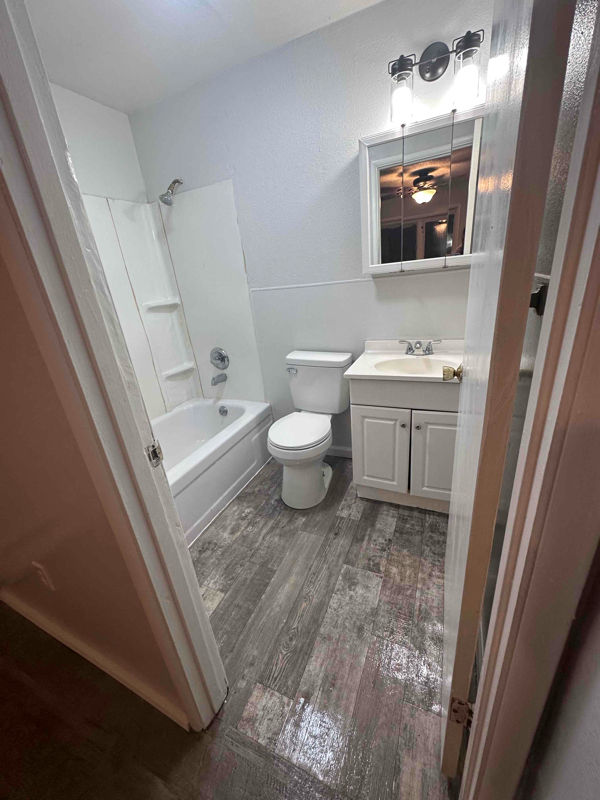 Foto principal - 632 11th Ave