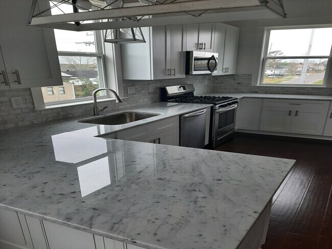 Building Photo - 3000 Saint Roch Ave