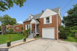 Building Photo - 401 S Barton St