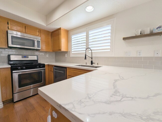 Foto del edificio - 639 S Dewberry Ln