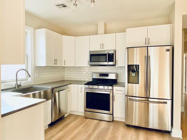 Foto del edificio - 107 Laidlaw Ave