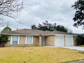 Building Photo - 16118 Pasadero Dr
