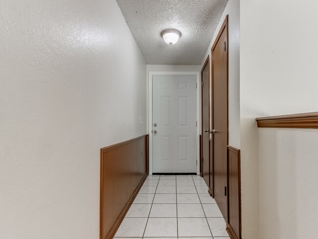 Foto del edificio - 929 Branchwood Dr