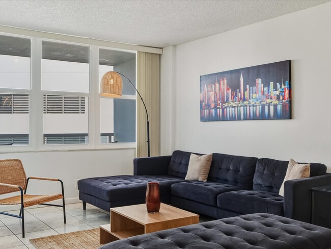 Building Photo - 3725 S Ocean Dr