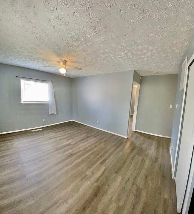 Building Photo - 1382 Southfield Dr S