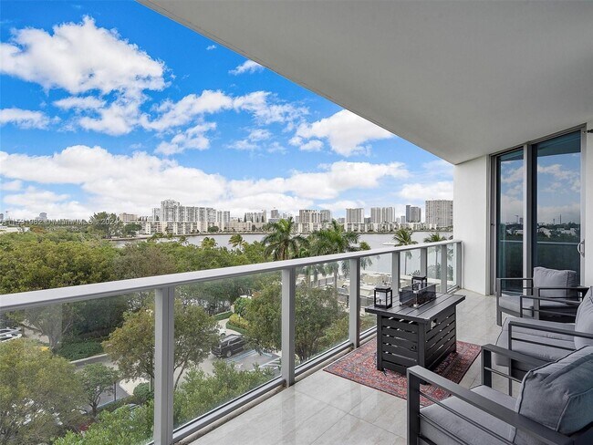 Foto del edificio - 17301 Biscayne Blvd