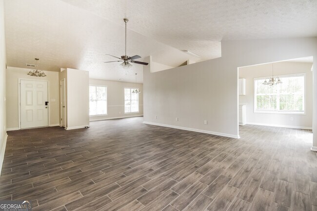 Building Photo - 5858 Mistyview Dr