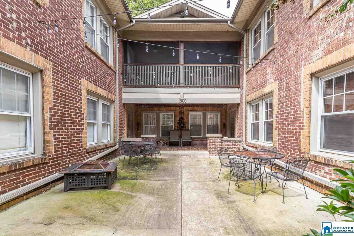 Primary Photo - 1500 33rd St S