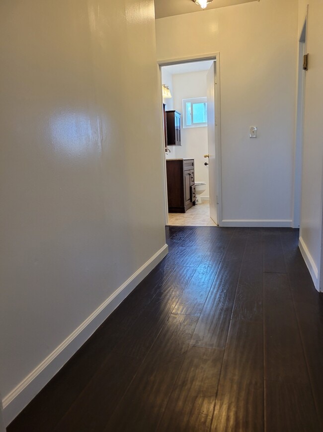 Foto del edificio - 7315 Wilcox Ave