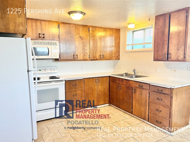 Foto del edificio - 2 Bedroom 1 bath Apartment - Basement