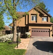 Building Photo - 10391 Meadowlake Cir