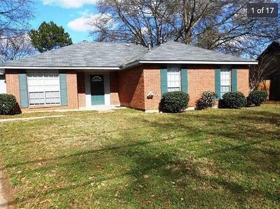Foto principal - 2637 Green Oaks Dr