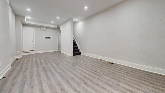 Building Photo - Full 2BR Glenwood Home *PHA OK with 1 or 2...
