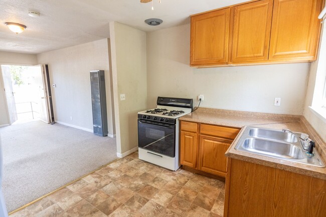 Building Photo - 2112 Tenth St