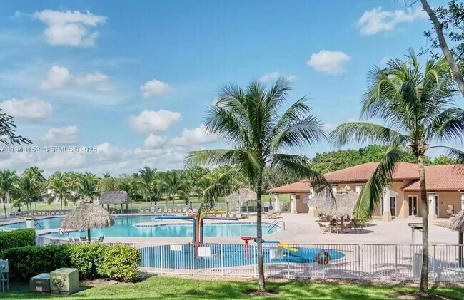 Foto del edificio - 4192 Laurel Ridge Cir