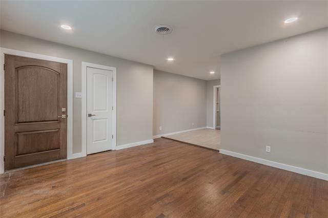 Building Photo - 316 La Salle Dr