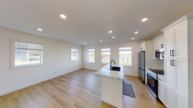 Photo du bâtiment - 12018-120177 77 Ave