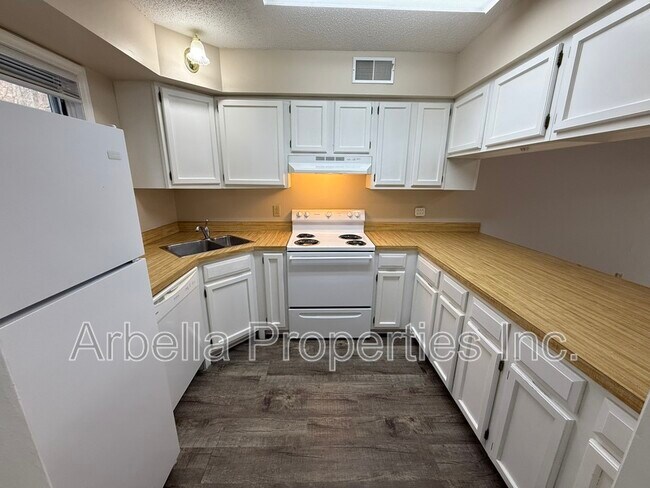 Foto del edificio - 420 W Jackson Blvd